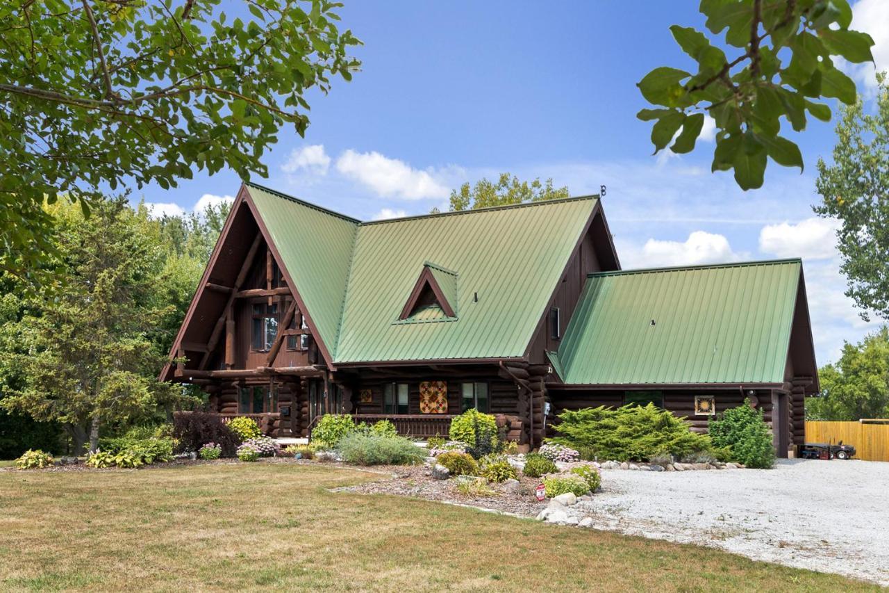 The Lodge At Lakeshore Belle River Exteriör bild