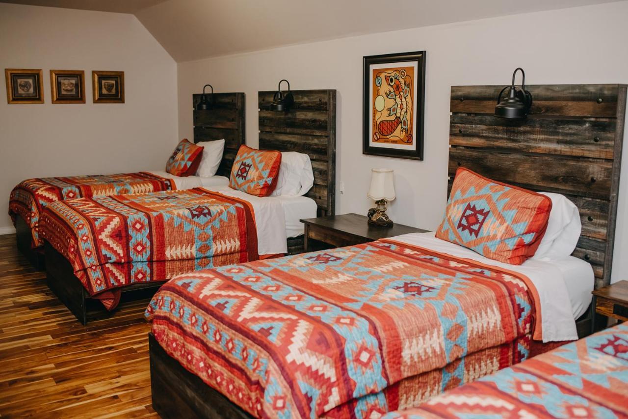 The Lodge At Lakeshore Belle River Exteriör bild